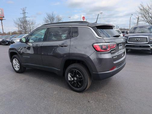 Granite Crystal Metallic Clearcoat 2019 Jeep Compass Sport