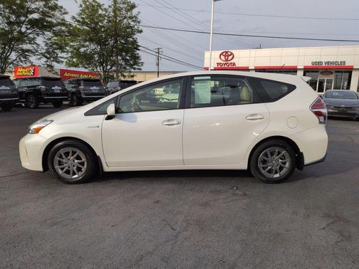 2017 Toyota Prius v
