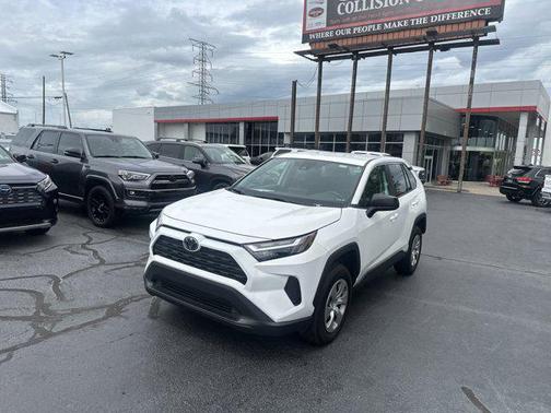 2023 Toyota RAV4 LE