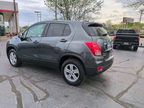 Nightfall Gray Metallic 2019 Chevrolet Trax LS