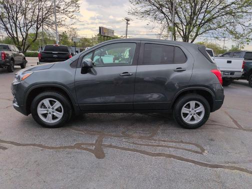 Nightfall Gray Metallic 2019 Chevrolet Trax LS