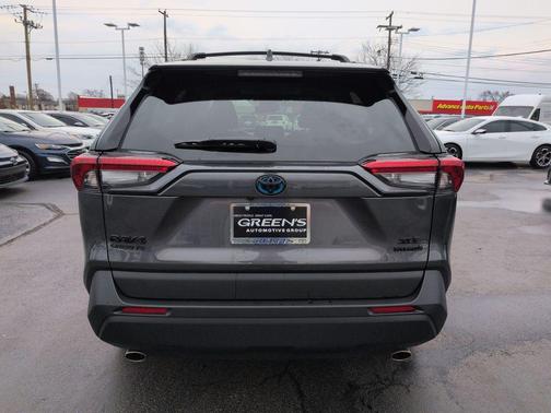 2024 Toyota RAV4 Hybrid XLE