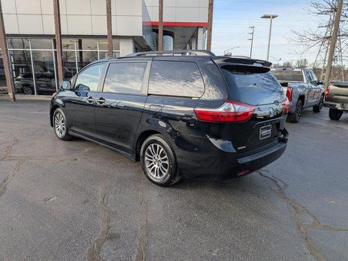 2019 Toyota Sienna XLE Premium