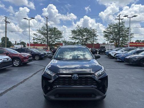 2022 Toyota RAV4 Hybrid LE