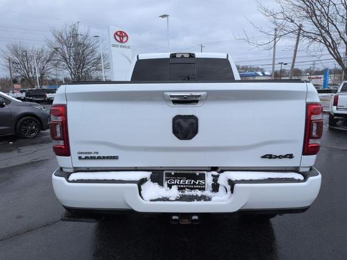 2022 RAM 2500 Laramie Crew Cab 4x4 6'4' Box