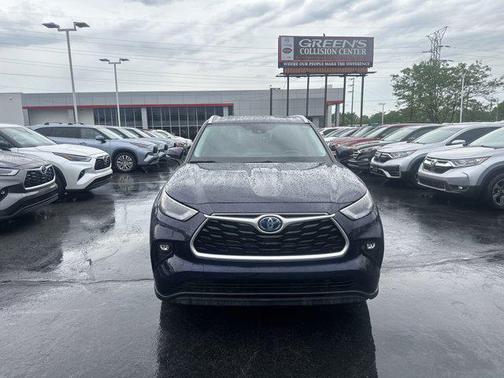 2022 Toyota Highlander Hybrid XLE