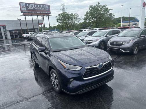 2022 Toyota Highlander Hybrid XLE