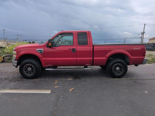 Red 2008 Ford F-250 XLT