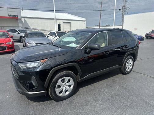 2022 Toyota RAV4 LE