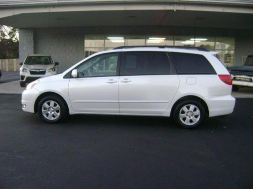 2005 Toyota Sienna XLE