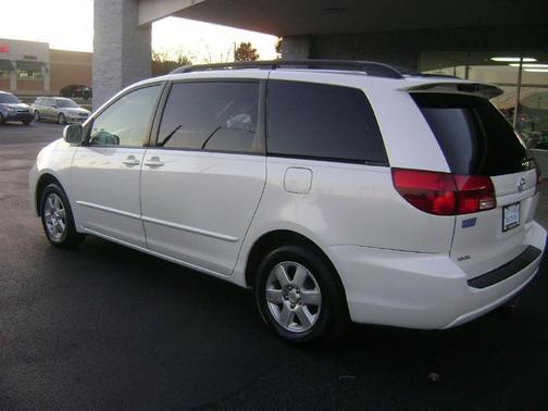2005 Toyota Sienna XLE