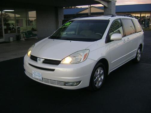 2005 Toyota Sienna XLE