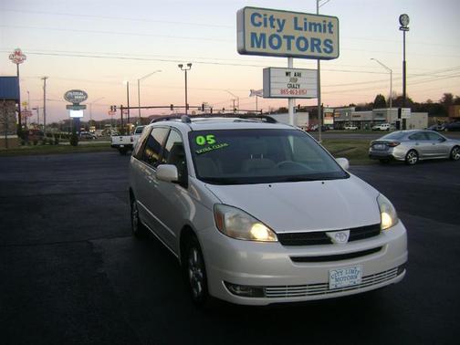 2005 Toyota Sienna XLE
