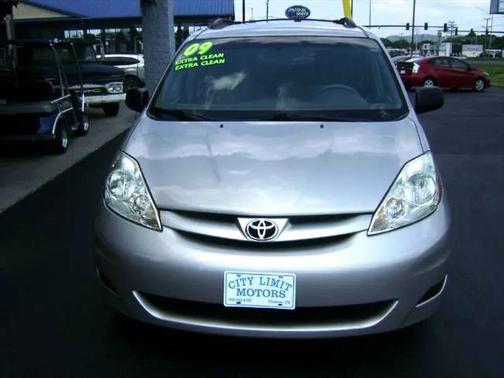 2009 Toyota Sienna LE
