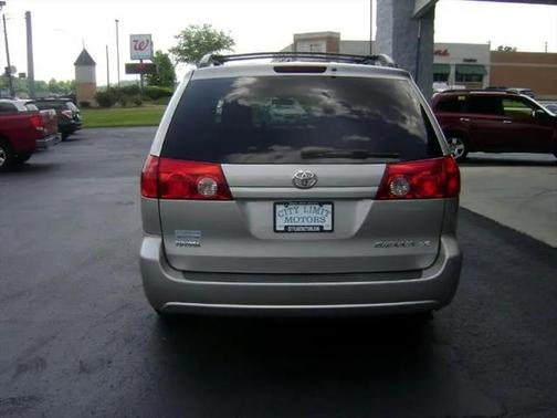 2009 Toyota Sienna LE