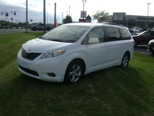 2014 Toyota Sienna LE