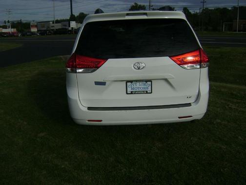 2014 Toyota Sienna LE
