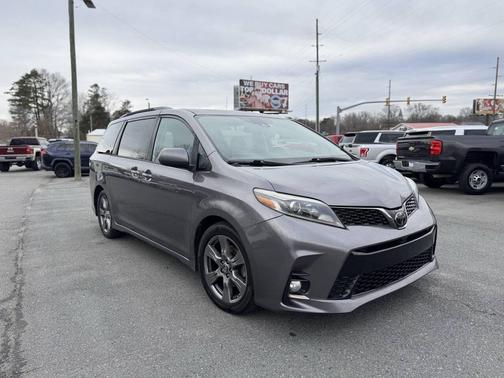 2019 Toyota Sienna SE Premium