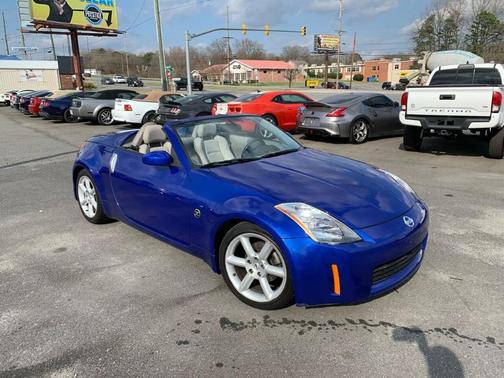 Photo 3 of 24 of 2005 Nissan 350Z Touring