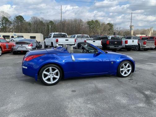 Photo 5 of 24 of 2005 Nissan 350Z Touring