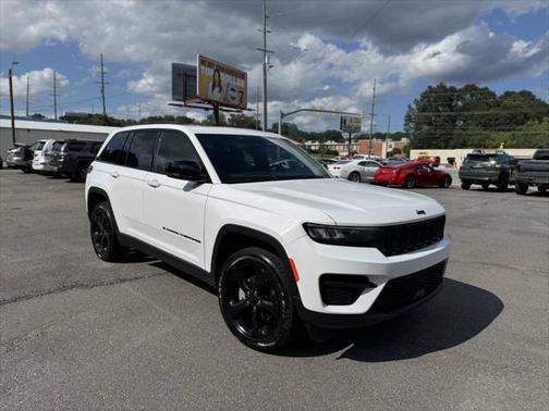 2023 Jeep Grand Cherokee Laredo