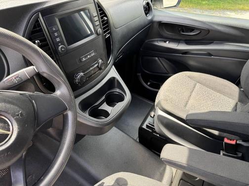 2021 Mercedes-Benz Metris Base