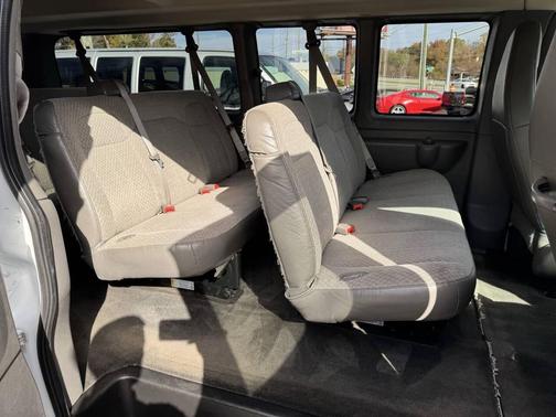 2017 Chevrolet Express 3500 LT