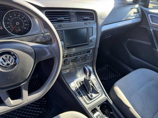 2016 Volkswagen e-Golf SE