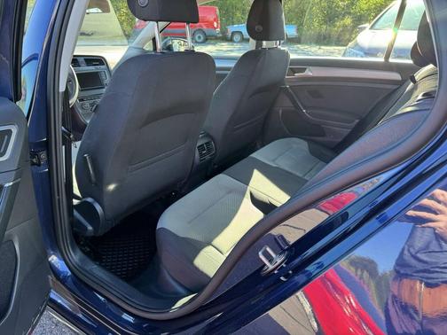 2016 Volkswagen e-Golf SE