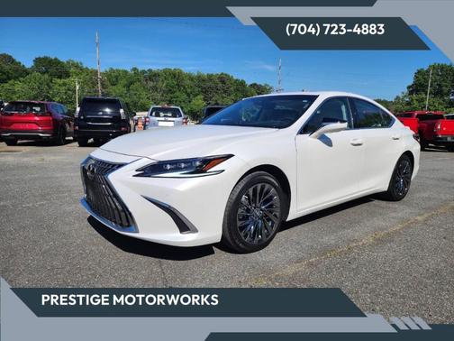 Eminent White Pearl 2024 Lexus ES 300h Ultra Luxury