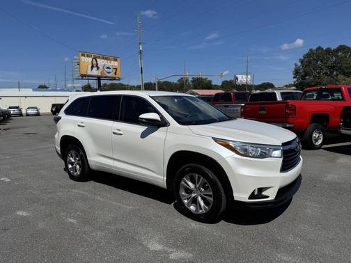 2015 Toyota Highlander LE