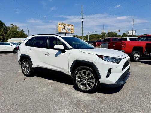 2020 Toyota RAV4 XLE Premium