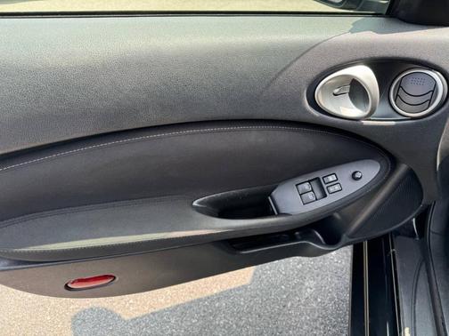 2017 Nissan 370Z Base