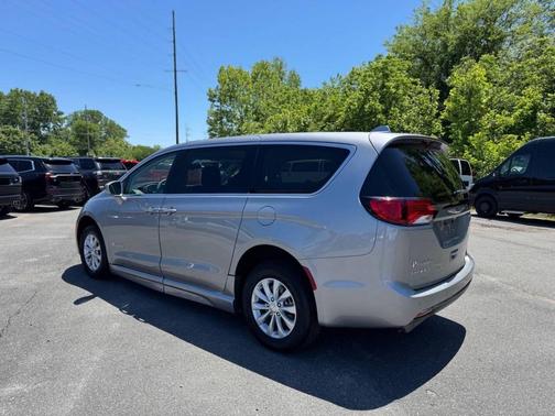 Billet Silver Clearcoat Metallic 2018 Chrysler Pacifica Touring Plus