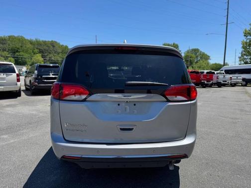 Billet Silver Clearcoat Metallic 2018 Chrysler Pacifica Touring Plus