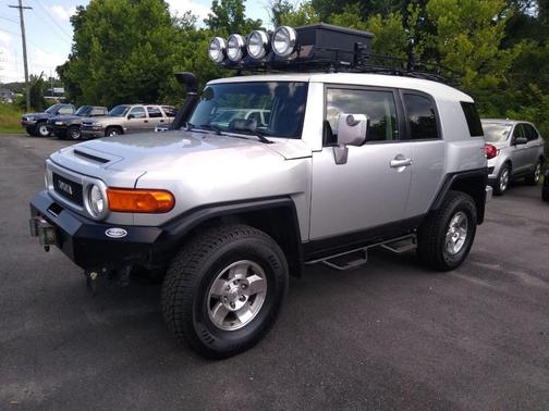 Photo 3 of 39 of 2008 Toyota FJ Cruiser