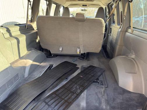 2016 Chevrolet Express 2500 LS