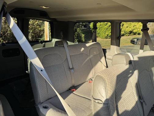 2016 Chevrolet Express 2500 LS