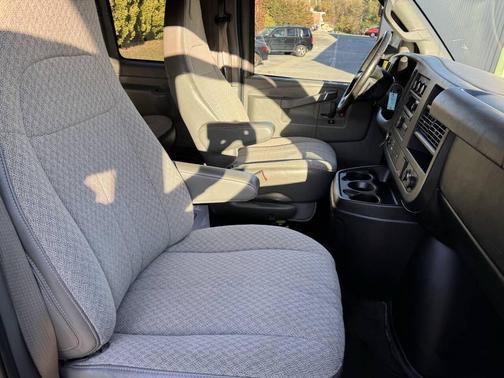 2016 Chevrolet Express 2500 LS