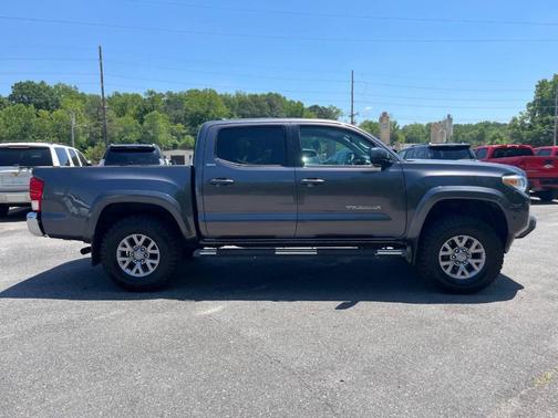 Gray 2017 Toyota Tacoma SR5