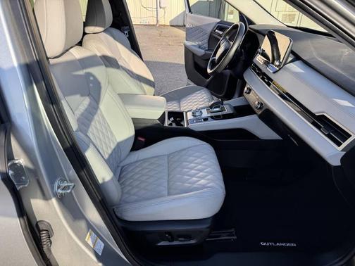 2022 Mitsubishi Outlander SEL