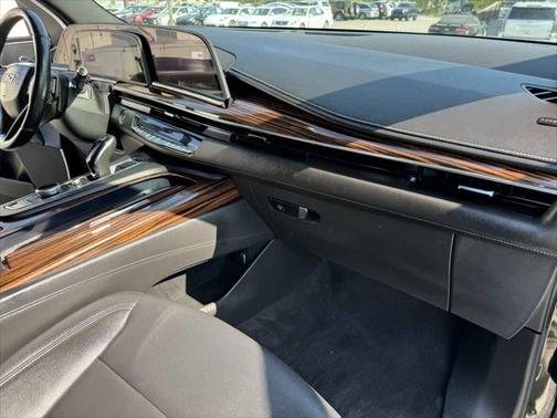 2022 Cadillac Escalade Luxury