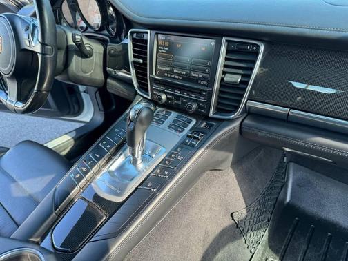 2016 Porsche Panamera Turbo