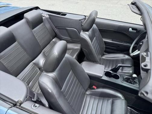 2005 Ford Mustang GT Premium