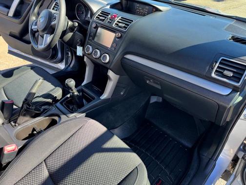 2017 Subaru Forester 2.5i