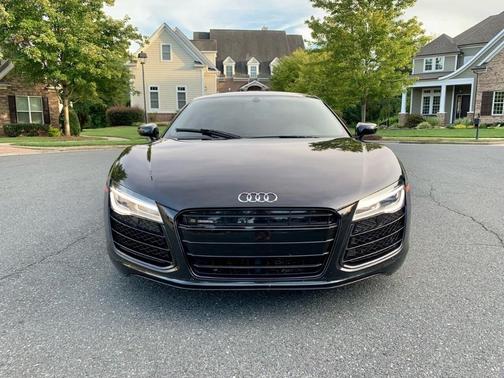Photo 5 of 36 of 2014 Audi R8 4.2