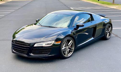 Photo 2 of 36 of 2014 Audi R8 4.2
