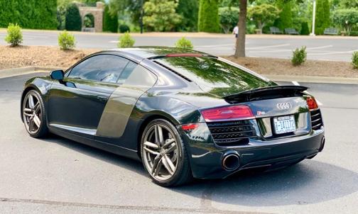 Photo 3 of 36 of 2014 Audi R8 4.2