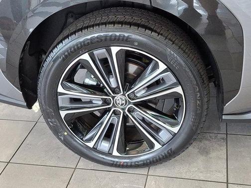 2025 Toyota bZ4X Limited