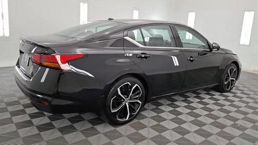2023 Nissan Altima SR FWD